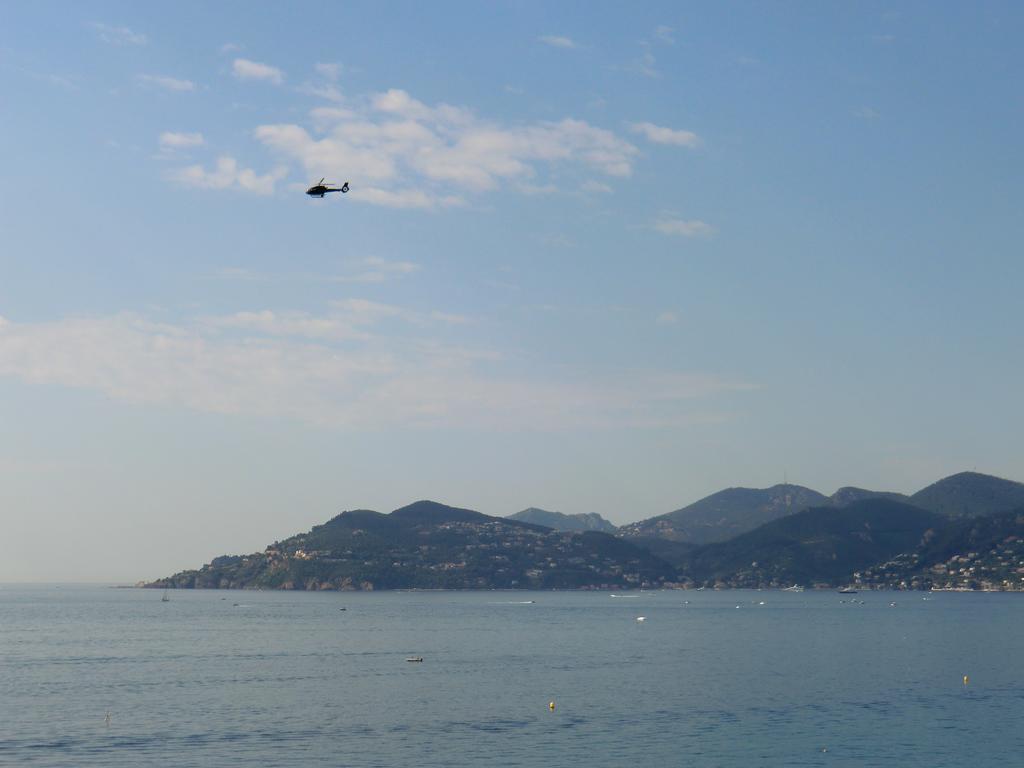 Cannes - View Cap Esterel Luaran gambar